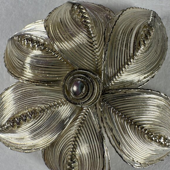 Silver Wire Mesh Six Leaf Flower - Picture 8 of 10